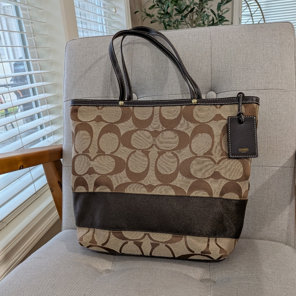 COACH Brown Tan Signature C Tote Purse Bucket Tote Bag